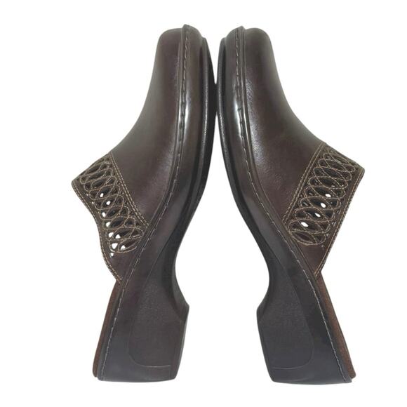 Clarks Women’s Brigit Brown Leather Mules Clogs Slip On Cutout Detail Size 8.5 M - Picture 9 of 12